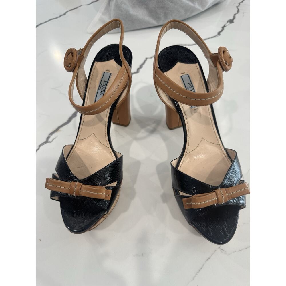 Prada black patent & tan leather bow high block heel Cork platform sandals Sz 40